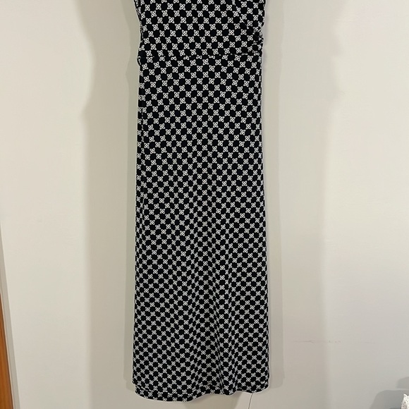 41 Hawthorn - 2x, black/white faux wrap dress, geometric pattern - Picture 2 of 8